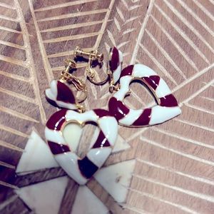 Hearts screw earring. Brand new. Very cute and pretty.